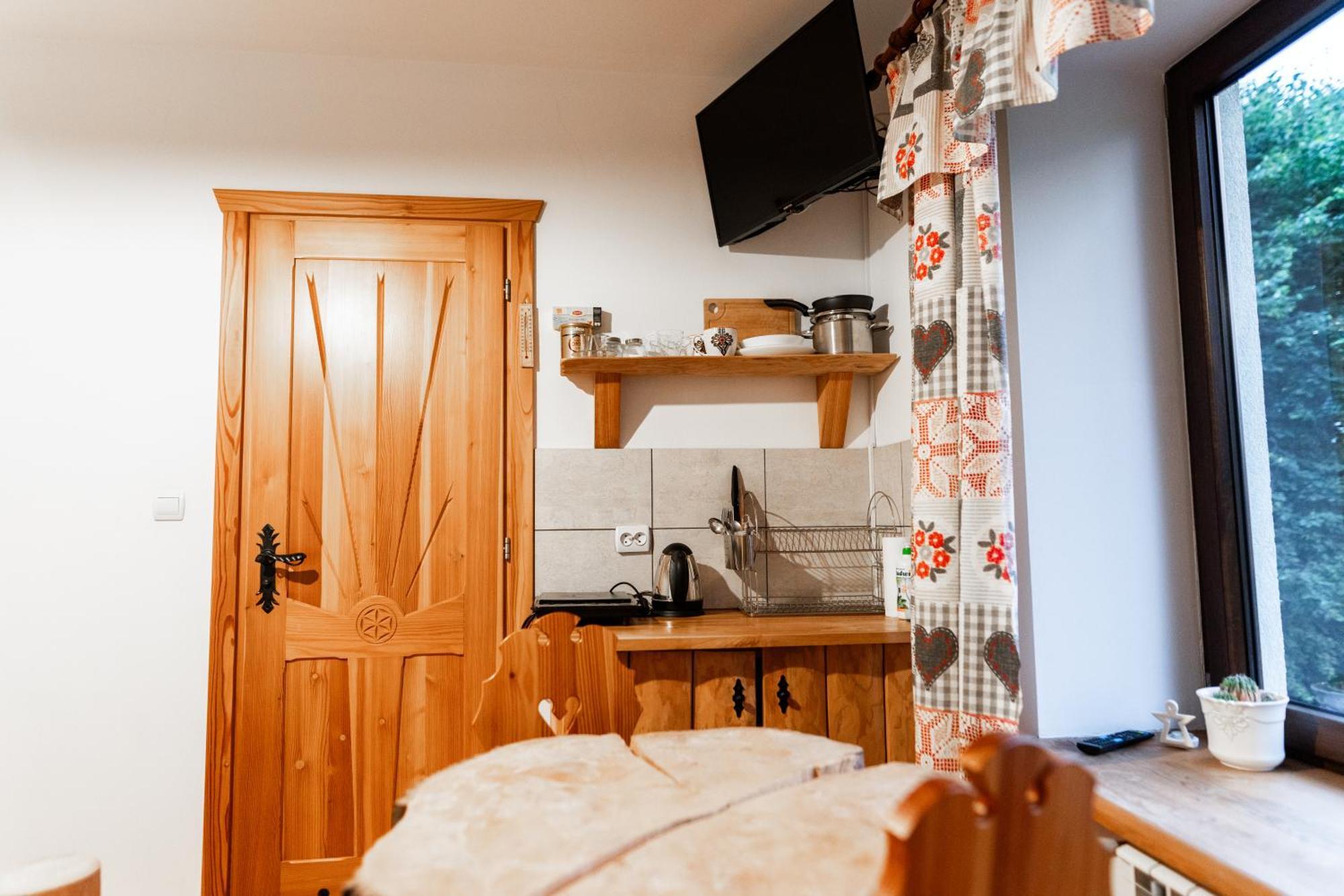 Ku Sosnie Apartment บุโควินา ทัตซานสกา ภายนอก รูปภาพ